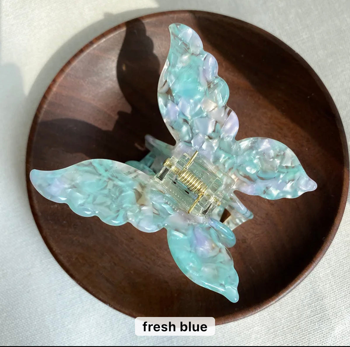 Butterfly Claw in Fresh Blue