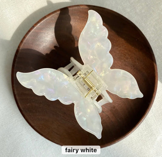 Butterfly Claw in Fairy White